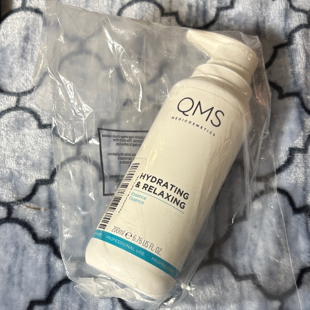 QMS Medicosmetics Hydrating & Relaxing Essence Toner - Brand New, 200 ml